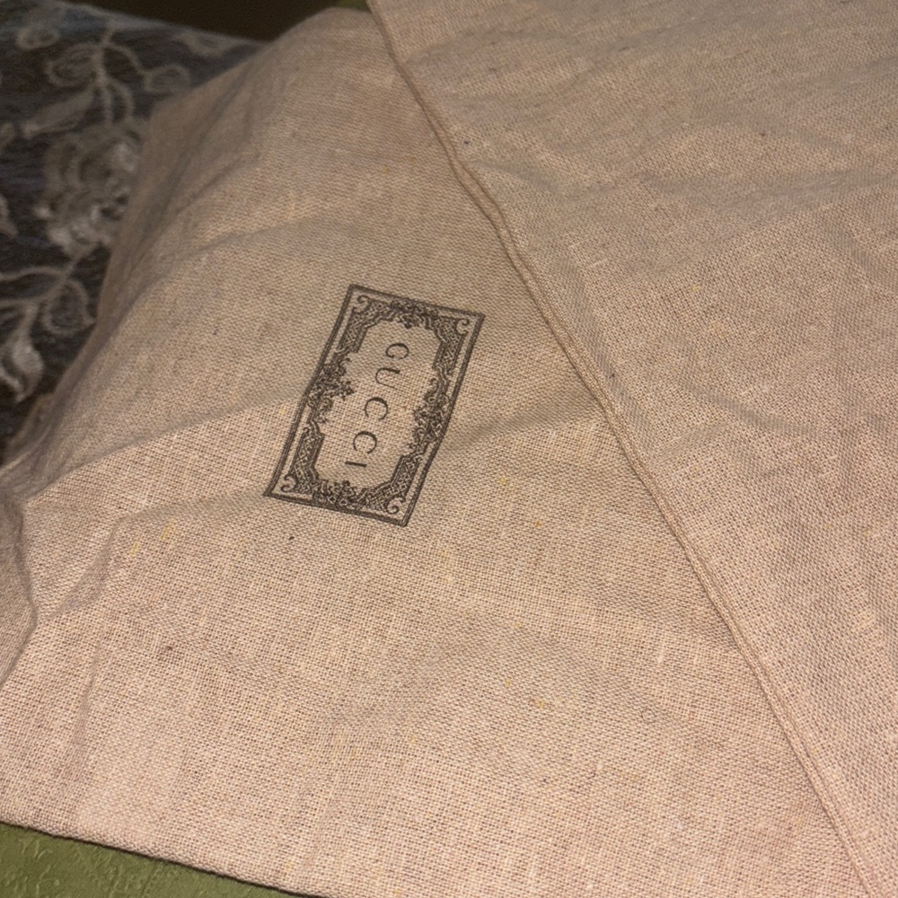 Gucci White Sneakers with Red and Blue Accents. Accepting all offers! - Picture 5 of 11